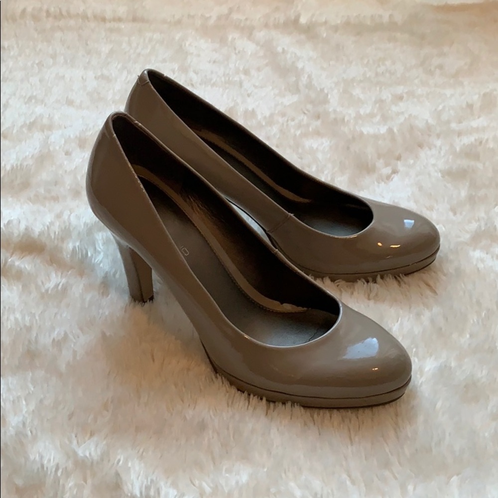 Bandolino Nude Pumps
